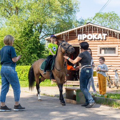 «Тропикана Парк» загородный комплекс - Катание на лошадях