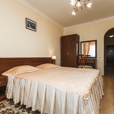 Лечебно-оздоровительный комплекс «Горный воздух» - 2-х местный 2-х комнатный номер «Люкс» без балкона