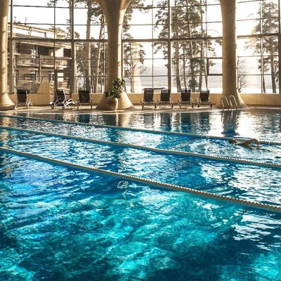 Загородный отель "Чайка" - Бассейн с панорамным видом