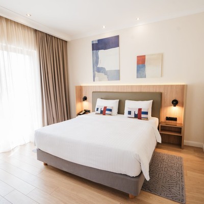 Кортъярд Марриотт Сочи Красная Поляна - Представительский люкс с джакузи и террасой