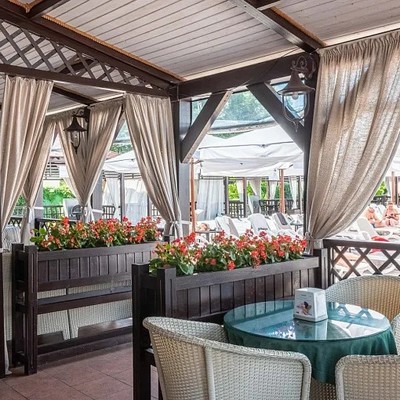 ALEAN FAMILY RESORT & SPA DOVILLE - Снек-бар "Бон Аппетит"