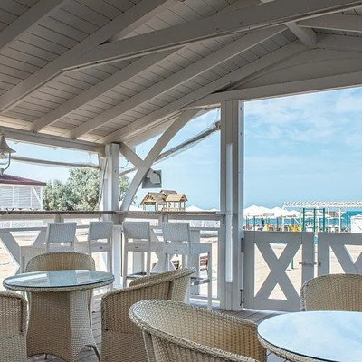 ALEAN FAMILY RESORT & SPA DOVILLE - Снек-бар на пляже "Le Paradis"
