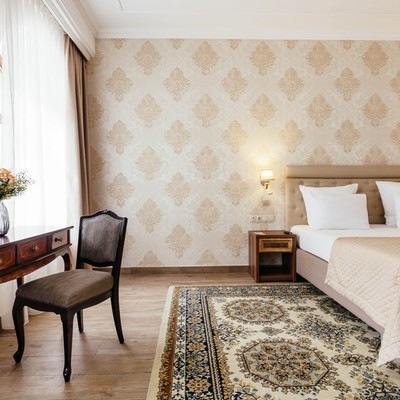 Amra Park Hotel & Spa - Люкс 2-местный 2-комнатный (без балкона, с джакузи, вид на двор)