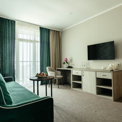 Amra Park Hotel & Spa - Апартаменты 2-местный 3-комнатный (с балконом, боковой вид на море)