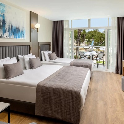 Dobedan World Palace (Ex. Brand Alva Donna World Palace) - Superior Quad Standard
