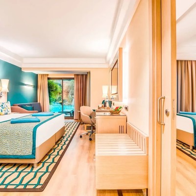 Megasaray Club Belek - Deluxe Swim Up Suite