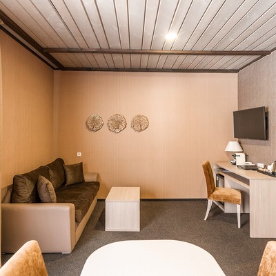 Отель Arkhyz Royal Resort & SPA - Семейный люкс с одной спальней и кухней