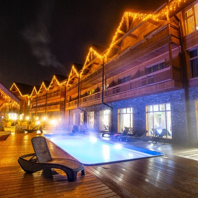 Отель Arkhyz Royal Resort & SPA - Панорамный подогреваемый бассейн