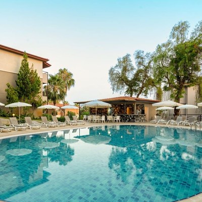 Justiniano club Alanya - Бассейны рядом с корпусом Jasmin