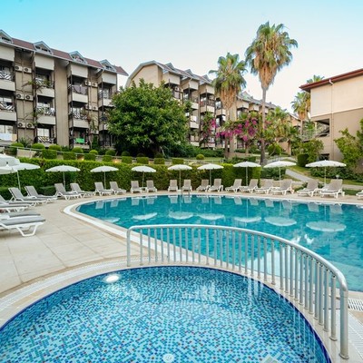 Justiniano club Alanya - Бассейны рядом с корпусом Jasmin