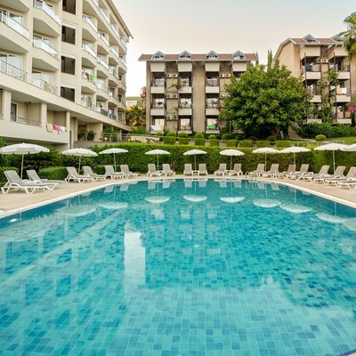 Justiniano club Alanya - Бассейны рядом с корпусом Jasmin